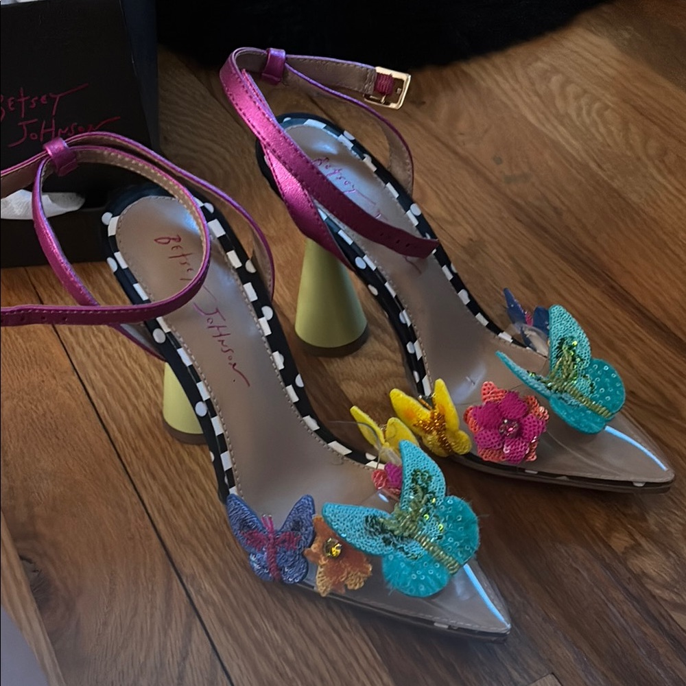 🫶🏼🤍🫶🏼 SALEEEEE🤍🫶🏼🤍 Betsey Johnson Pink and Blue Heels Elegant Stiletto Pumps